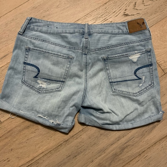 Women jean shorts - Picture 2 of 3